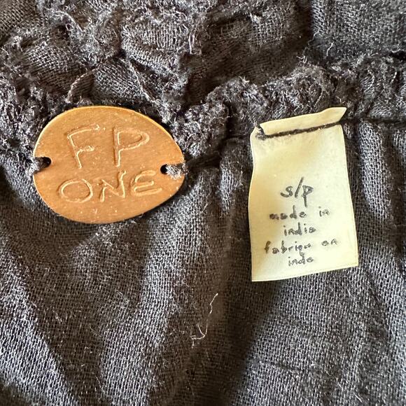 FREE PEOPLE | FP One Black Gauze Lattice Neck Swing Tank Geo blouson Boho Small - Picture 5 of 5